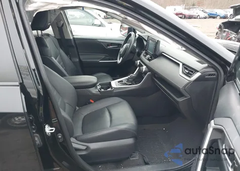 2021 Toyota Rav4 Xle Premium z USA, uszkodzony, nr VIN 2T3A1RFV9MW197535